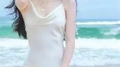 “红军激战米兰，欧冠巅峰对决；伦敦德比跨国呈现，境外首度亮相！”